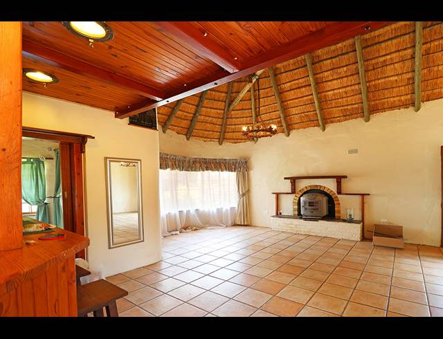 4 BEDROOM FREEHOLD FOR SALE IN GLENHAZEL